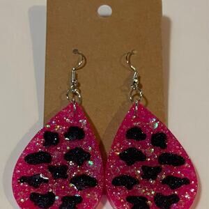 Handmade epoxy resin teardrop earrings - hot pink glitter w/ navy cowprint